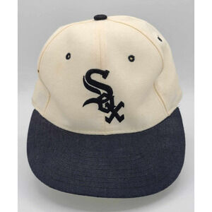 Vintage Chicago White Sox New Era SnapBack Wool White Dome Inscription USA